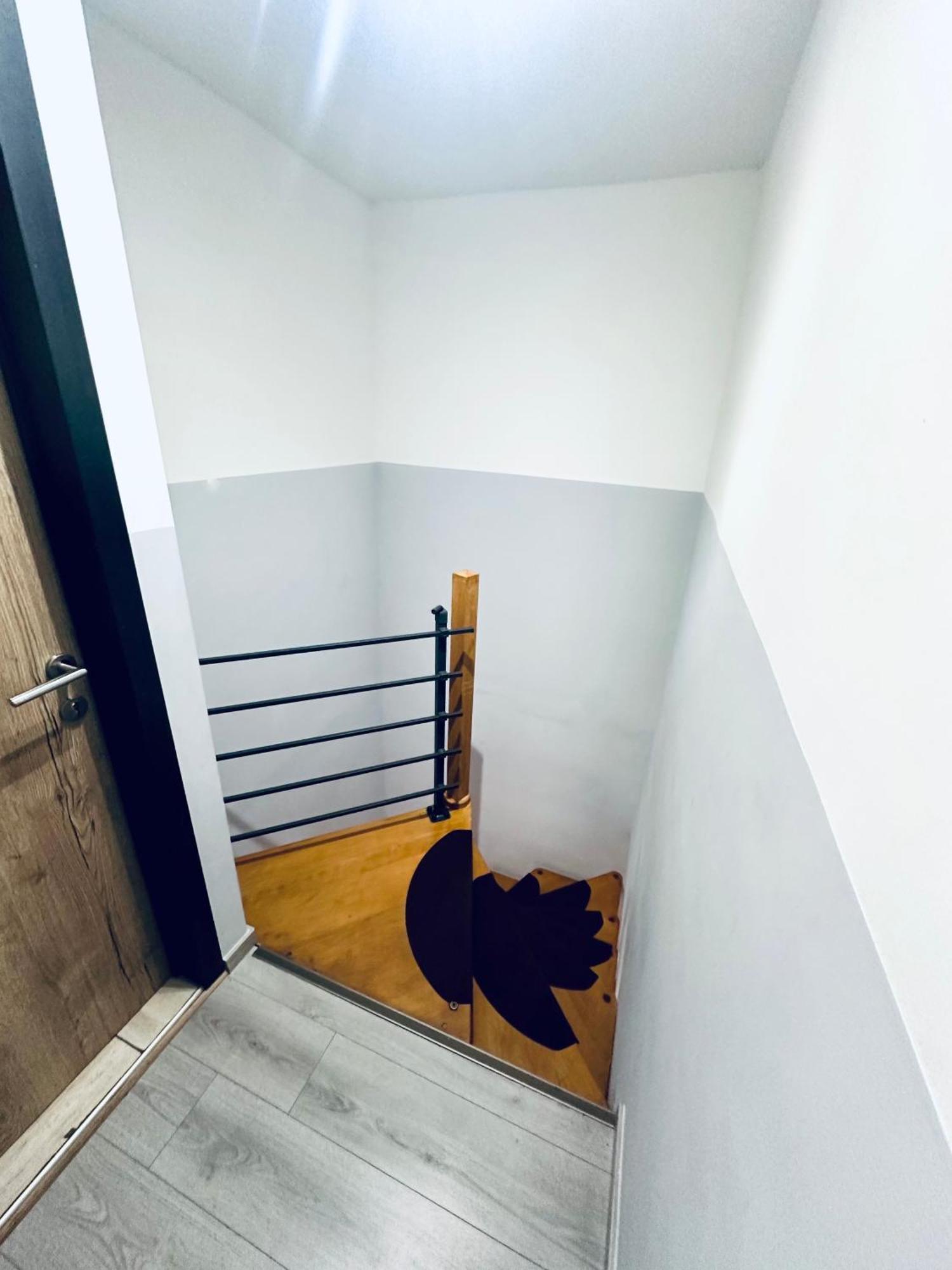 Chambre Et Sdd Privees Dans Une Maison Partagee Avec Des Residents Mons Eksteriør bilde